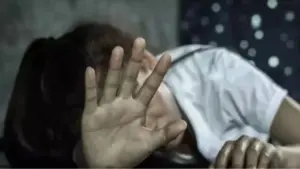 देवास में नाबालिग से होटल में किया दुष्कर्म, विवाह के वादे से मुकरा तो किशोरी ने पी लिया जहर