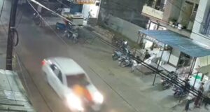 ‘हम मर जाएंगे, गाड़ी रोक दो…’ धार में कार की बोनट पर लटके पिता-पुत्र को 4 किमी तक दौड़ाता रहा सनकी