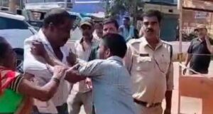 शहडोल: गुमटी हटाने पर मचा बवाल, पुलिस के सामने ही भिड़े दो पक्ष, महिला ने मारपीट और धमकी देने के आरोप लगाए